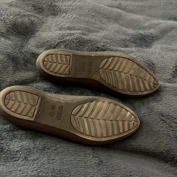 Woman’s work crocs size 7 - Picture 2 of 3